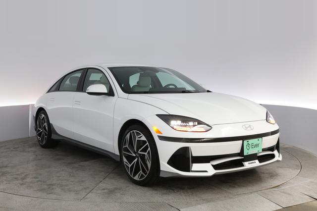 2024 Hyundai IONIQ 6 — photo 10 of 23