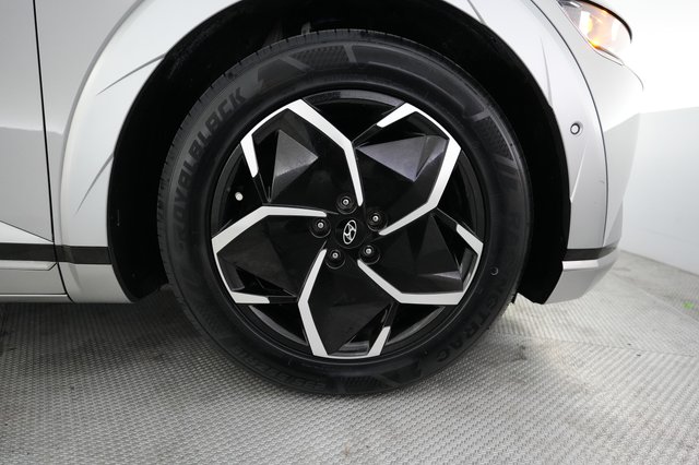 2024 Hyundai IONIQ 5 — photo 16 of 23