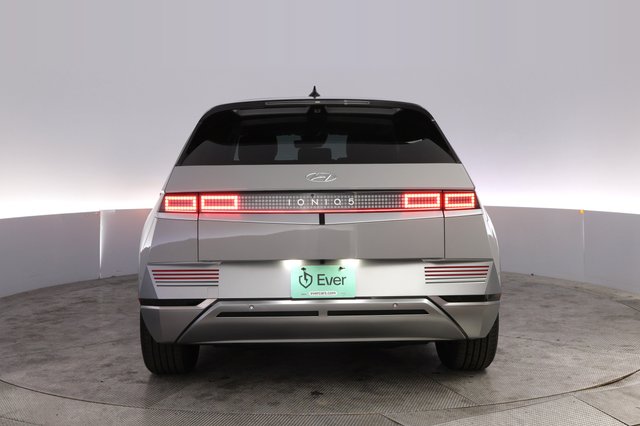 2024 Hyundai IONIQ 5 — photo 12 of 23