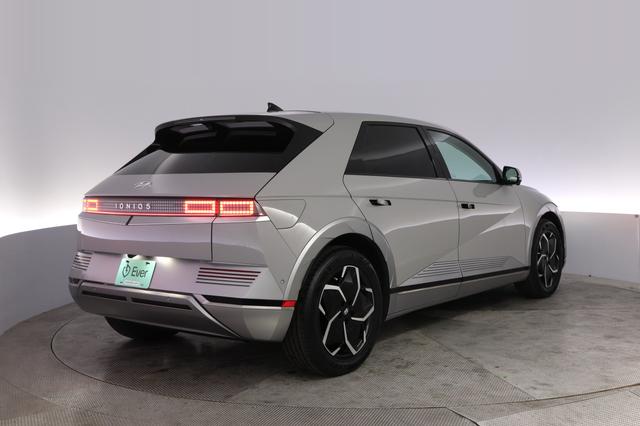 2024 Hyundai IONIQ 5 — photo 2 of 23