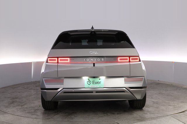 2024 Hyundai IONIQ 5 — photo 12 of 23