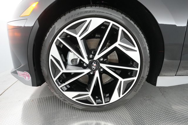 2024 Hyundai IONIQ 6 — photo 13 of 27