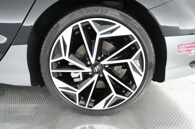 2024 Hyundai IONIQ 6 — photo 14 of 27
