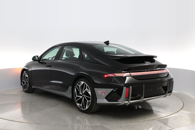 2024 Hyundai IONIQ 6 — photo 11 of 27