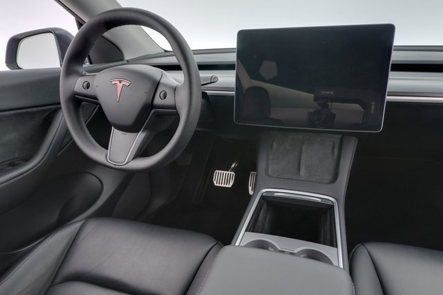 2022 Tesla Model Y — photo 20 of 24