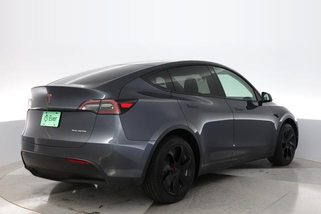 2022 Tesla Model Y — photo 2 of 24
