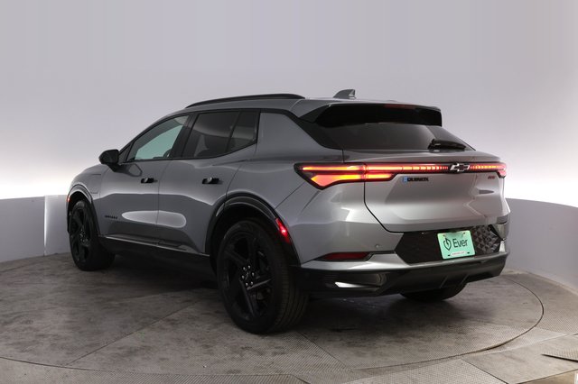 2024 Chevrolet Equinox EV — photo 13 of 23