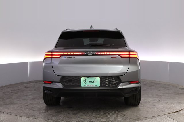2024 Chevrolet Equinox EV — photo 12 of 23
