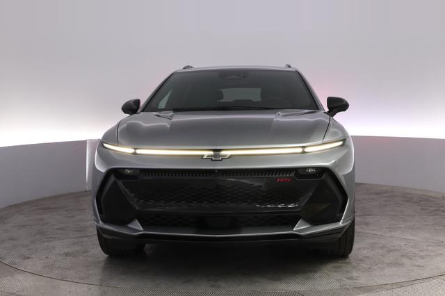 2024 Chevrolet Equinox EV — photo 9 of 23