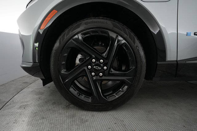 2024 Chevrolet Equinox EV — photo 15 of 23
