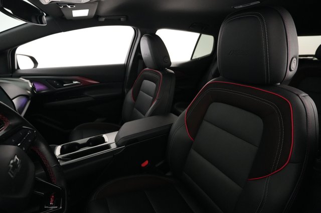 2024 Chevrolet Equinox EV — photo 3 of 20