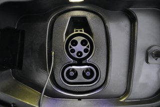 2024 Chevrolet Equinox EV — photo 8 of 20