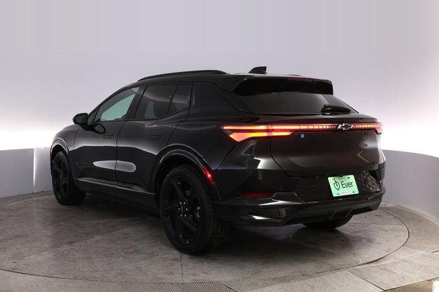 2024 Chevrolet Equinox EV — photo 13 of 20