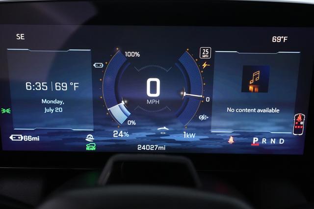 2024 Chevrolet Equinox EV — photo 5 of 20