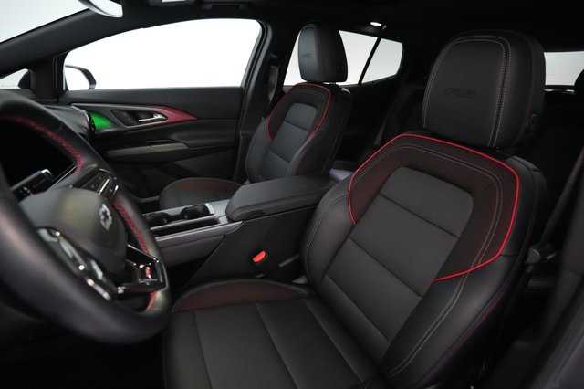 2024 Chevrolet Equinox EV — photo 3 of 20