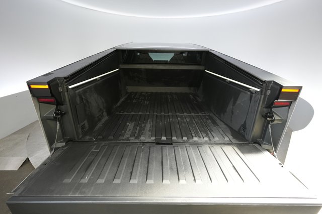 2024 Tesla Cybertruck — photo 6 of 22
