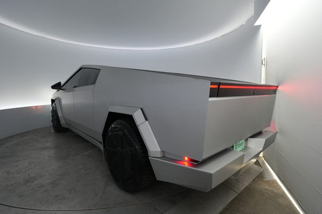 2024 Tesla Cybertruck