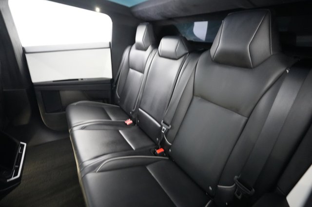 2024 Tesla Cybertruck — photo 13 of 22