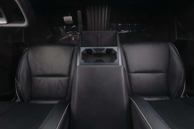 2024 Tesla Cybertruck — photo 16 of 22