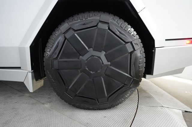2024 Tesla Cybertruck — photo 7 of 22