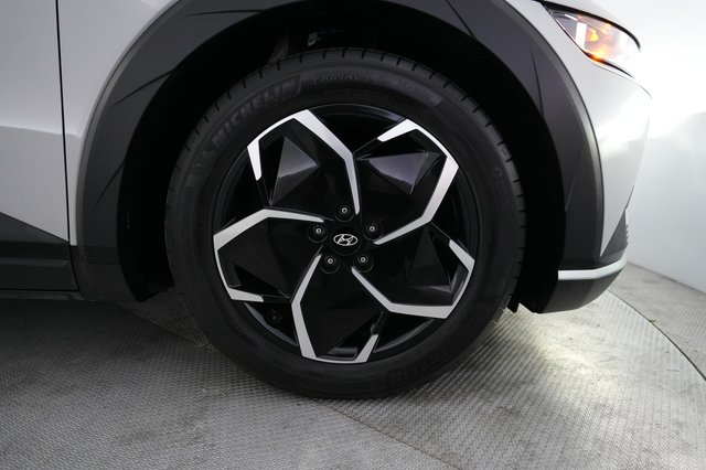 2024 Hyundai IONIQ 5 — photo 16 of 23