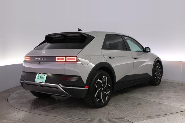 2024 Hyundai IONIQ 5 — photo 2 of 26