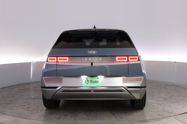 2024 Hyundai IONIQ 5 — photo 12 of 25