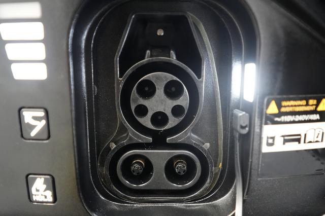 2024 Kia EV6 — photo 8 of 21