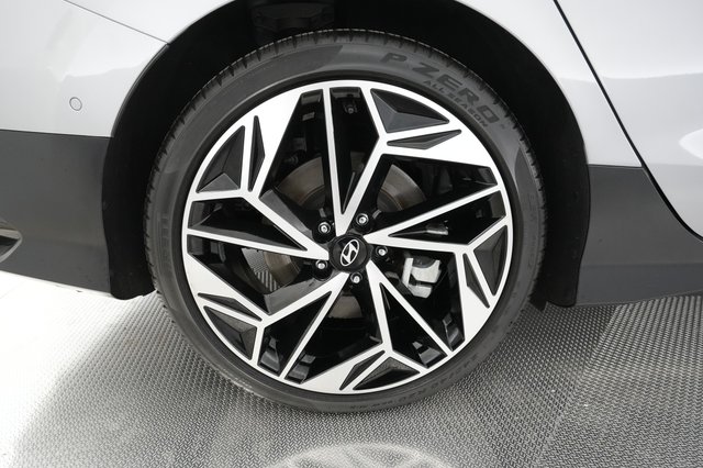 2024 Hyundai IONIQ 6 — photo 11 of 29