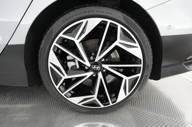 2024 Hyundai IONIQ 6 — photo 12 of 29