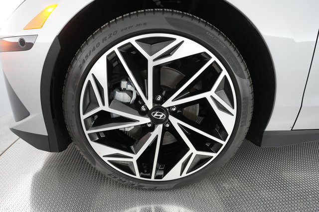 2024 Hyundai IONIQ 6 — photo 13 of 29