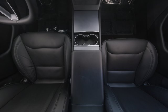 2025 Tesla Model 3 — photo 22 of 24