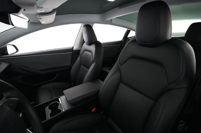 2025 Tesla Model 3 — photo 3 of 23