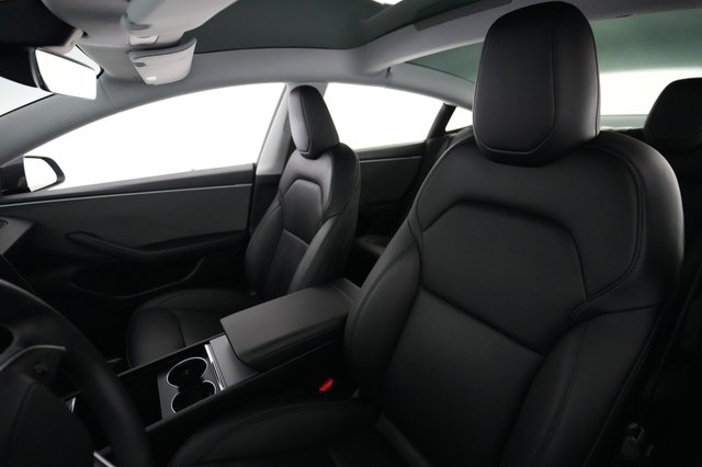 2025 Tesla Model 3 — photo 3 of 23