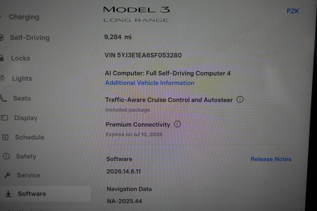 2025 Tesla Model 3 — photo 5 of 23