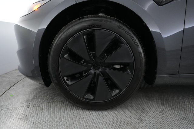 2025 Tesla Model 3 — photo 15 of 23