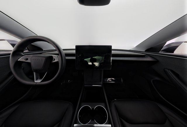 2025 Tesla Model 3 — photo 20 of 23
