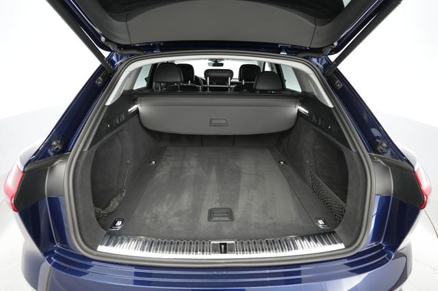2021 Audi e-tron — photo 6 of 22
