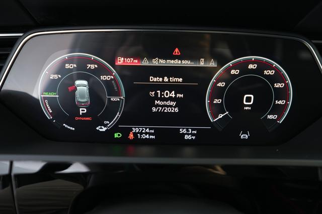 2021 Audi e-tron — photo 5 of 22