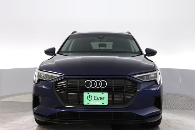 2021 Audi e-tron — photo 9 of 22
