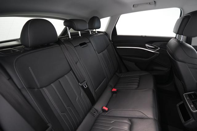 2021 Audi e-tron — photo 4 of 22