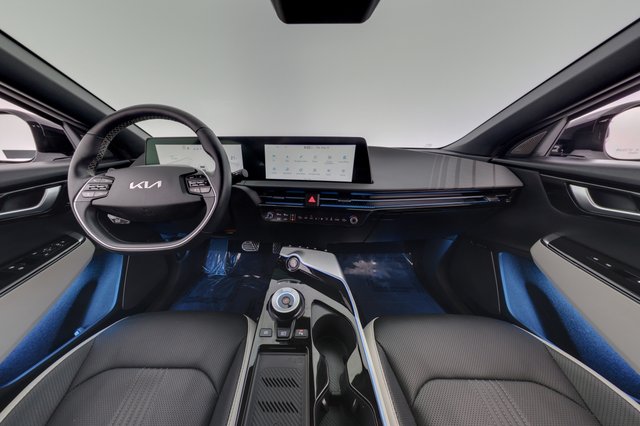 2023 Kia EV6 — photo 21 of 24