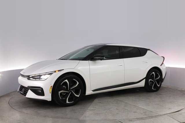 2023 Kia EV6 — photo 14 of 24