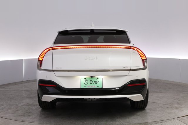 2023 Kia EV6 — photo 12 of 24