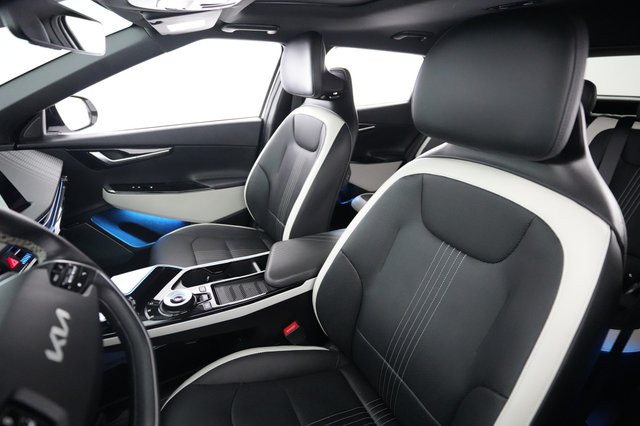 2023 Kia EV6 — photo 3 of 24