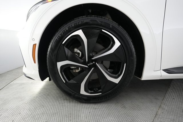 2023 Kia EV6 — photo 15 of 24