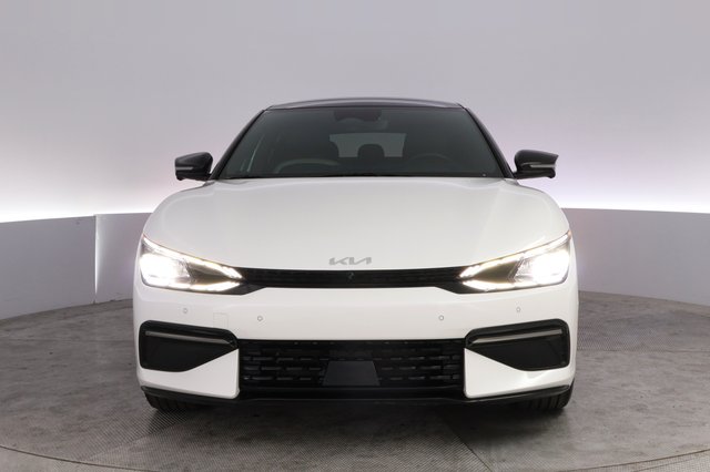 2023 Kia EV6 — photo 9 of 24