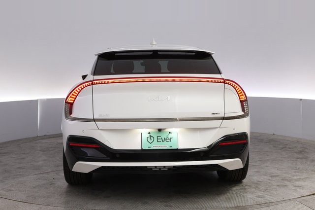 2023 Kia EV6 — photo 12 of 21