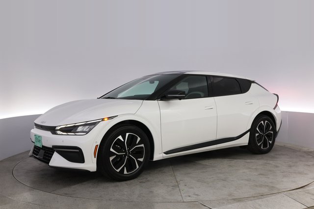 2023 Kia EV6 — photo 14 of 21