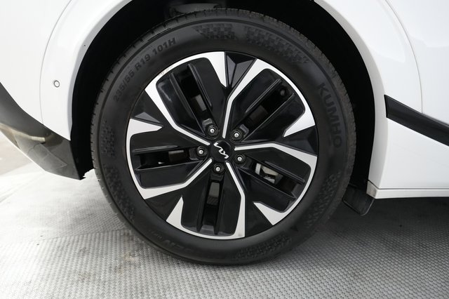2023 Kia EV6 — photo 17 of 21